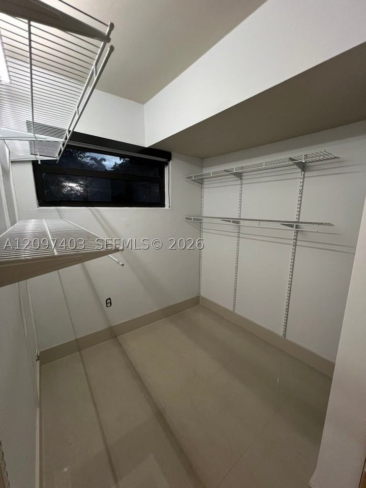 7844 Sw 57th Ter #0 - Photo 6 of 9