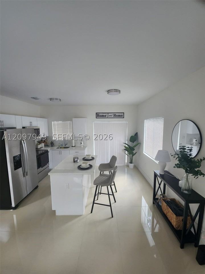1426 Nw 74th St #0 - Photo 4 of 19