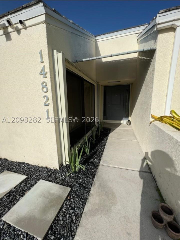 14821 Sw 125th Pl - Photo 2 of 19