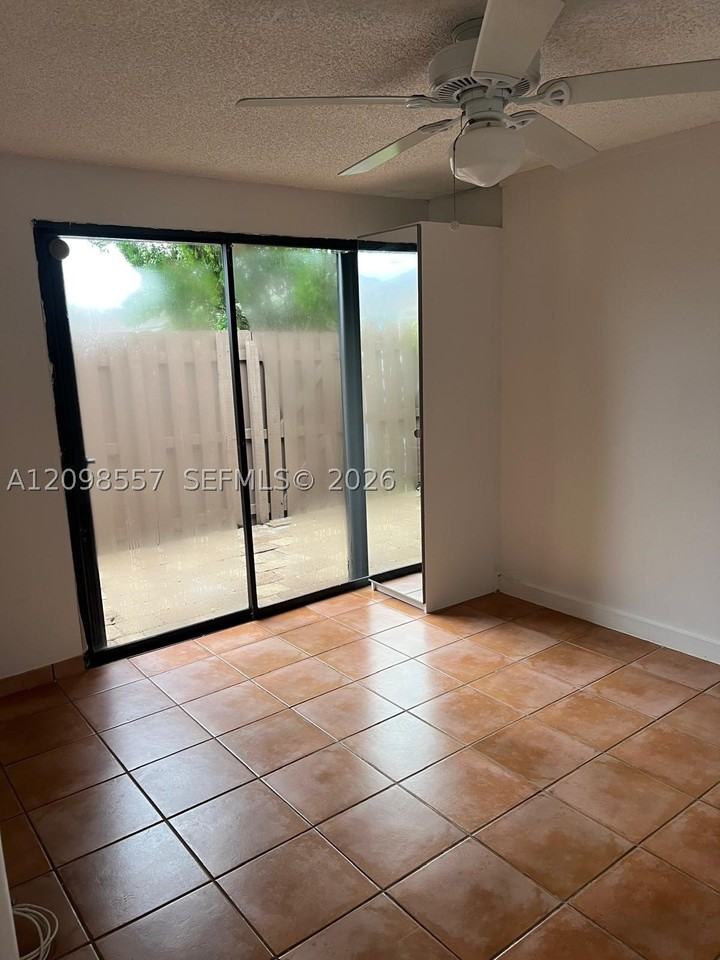 8102 Sw 20th Ct - Photo 6 of 39