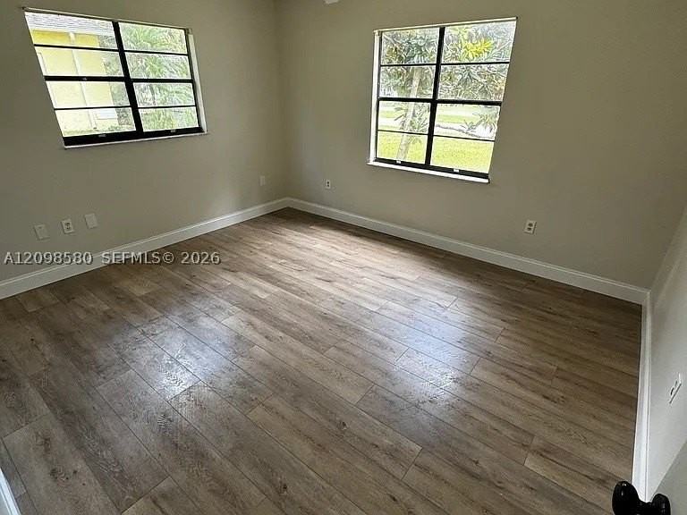 4709 PARKWAY BLVD - Photo 2 of 21