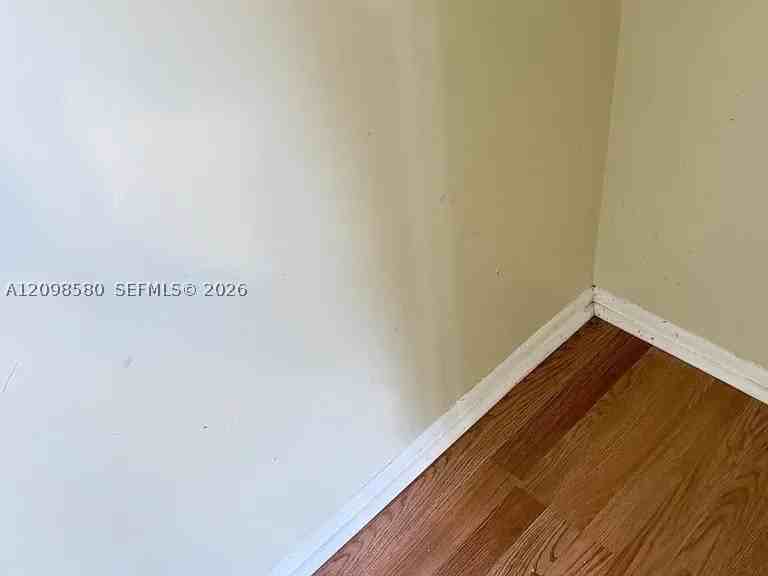 4709 PARKWAY BLVD - Photo 4 of 21