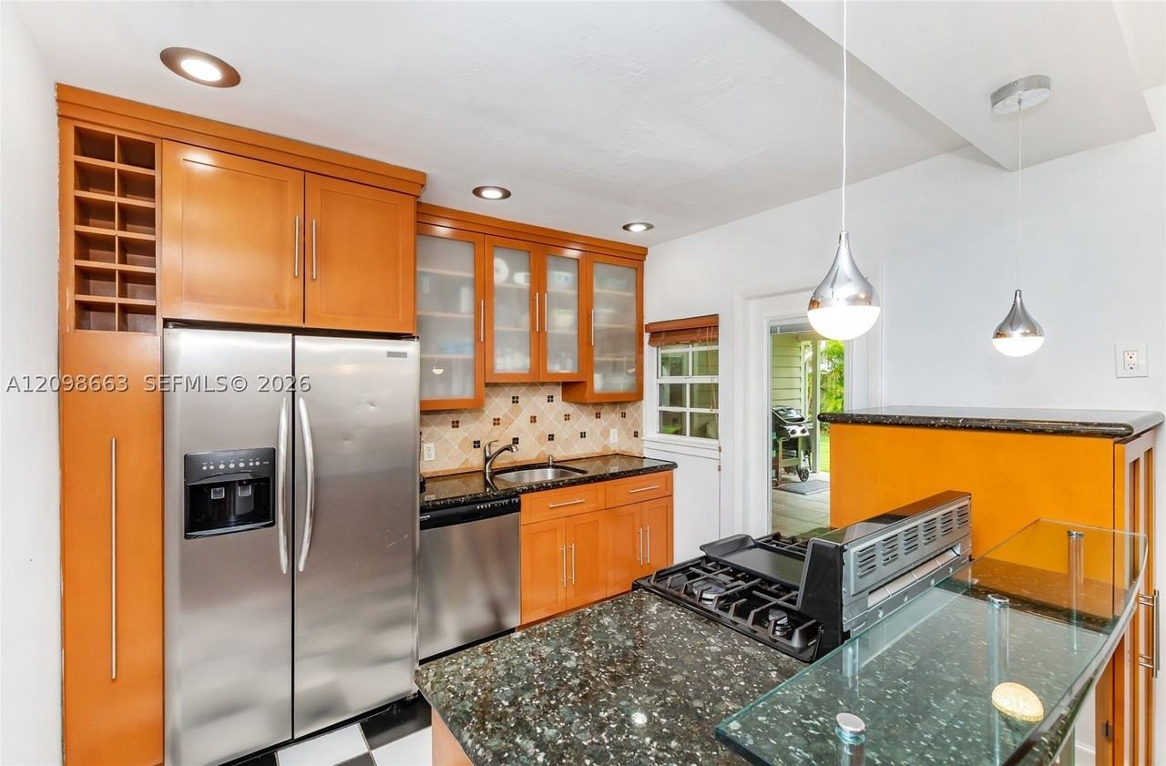 2920 Sw 30th Ct - Photo 3 of 30