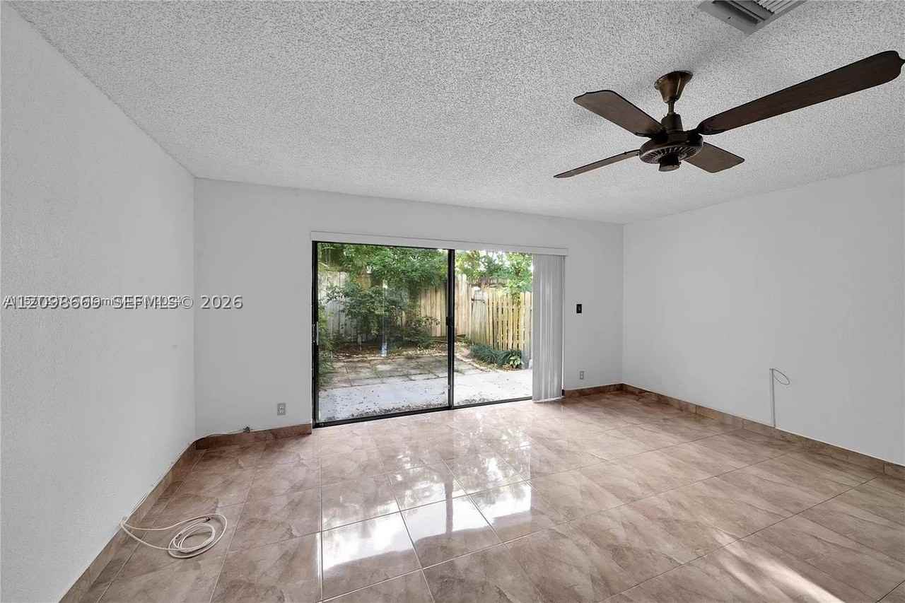 120 Se 12th Ave #120 - Photo 3 of 13