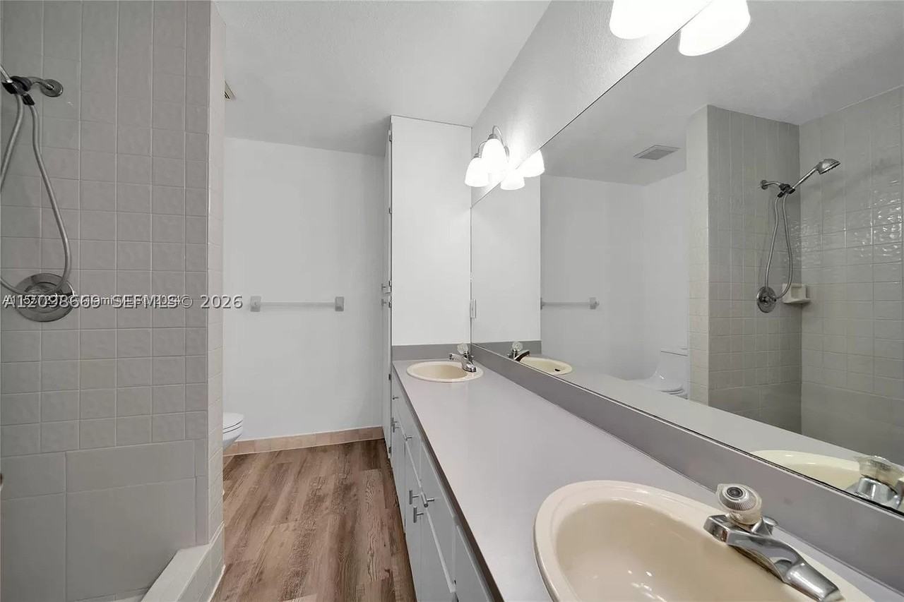 120 Se 12th Ave #120 - Photo 6 of 13