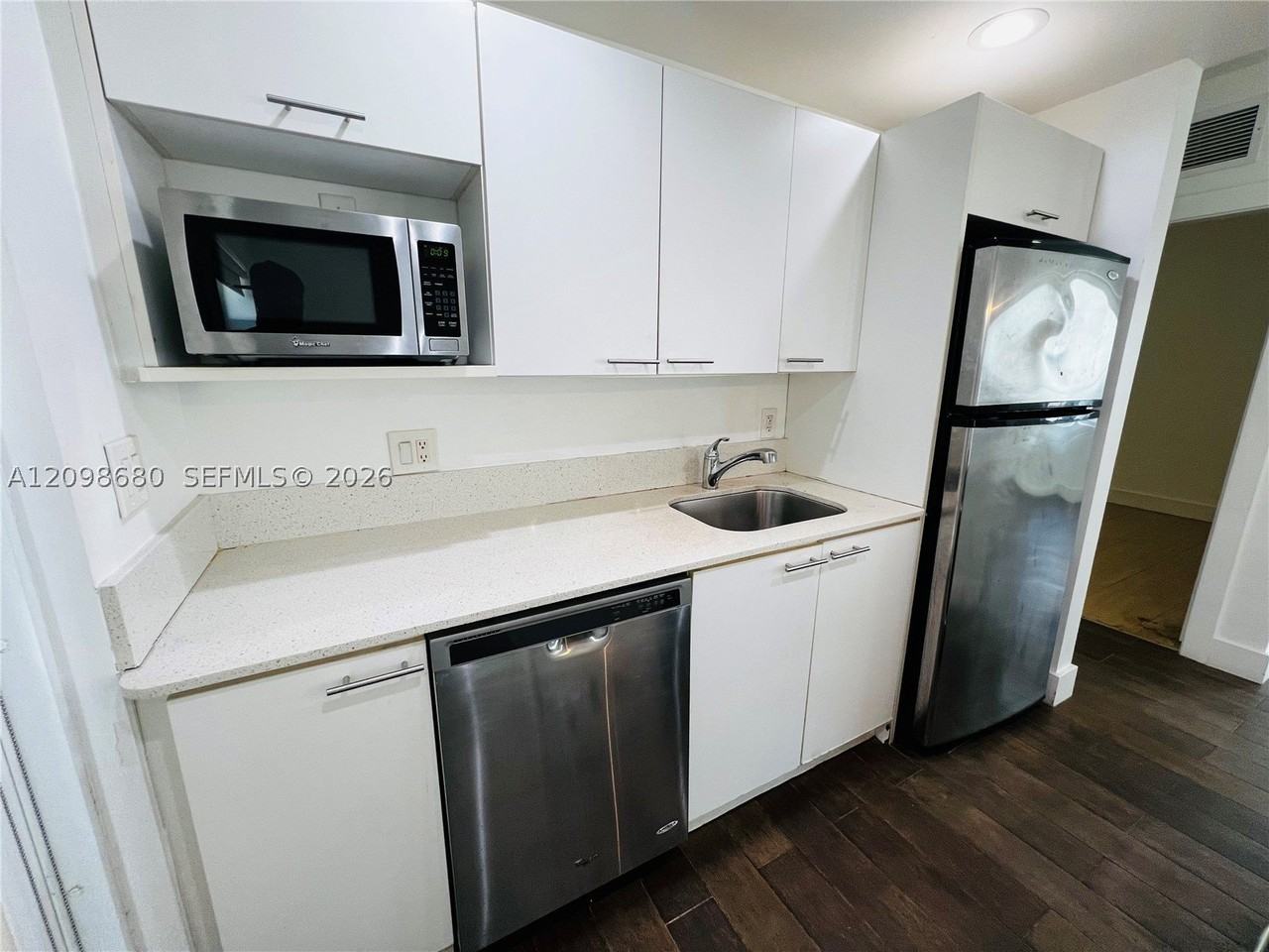 1001 Bay Dr #945 - Photo 6 of 16