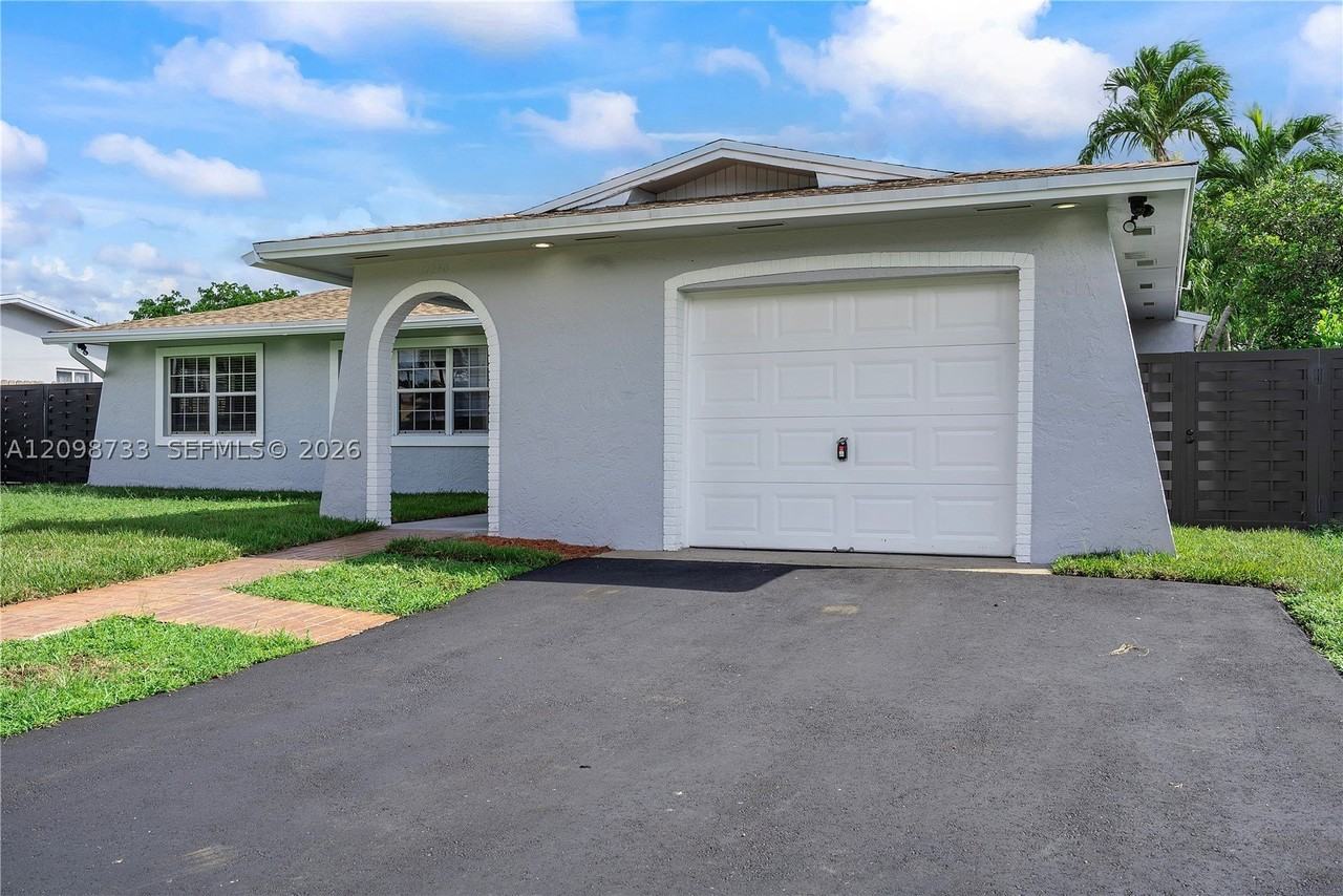 11240 Sheridan St #11240 - Photo 4 of 50
