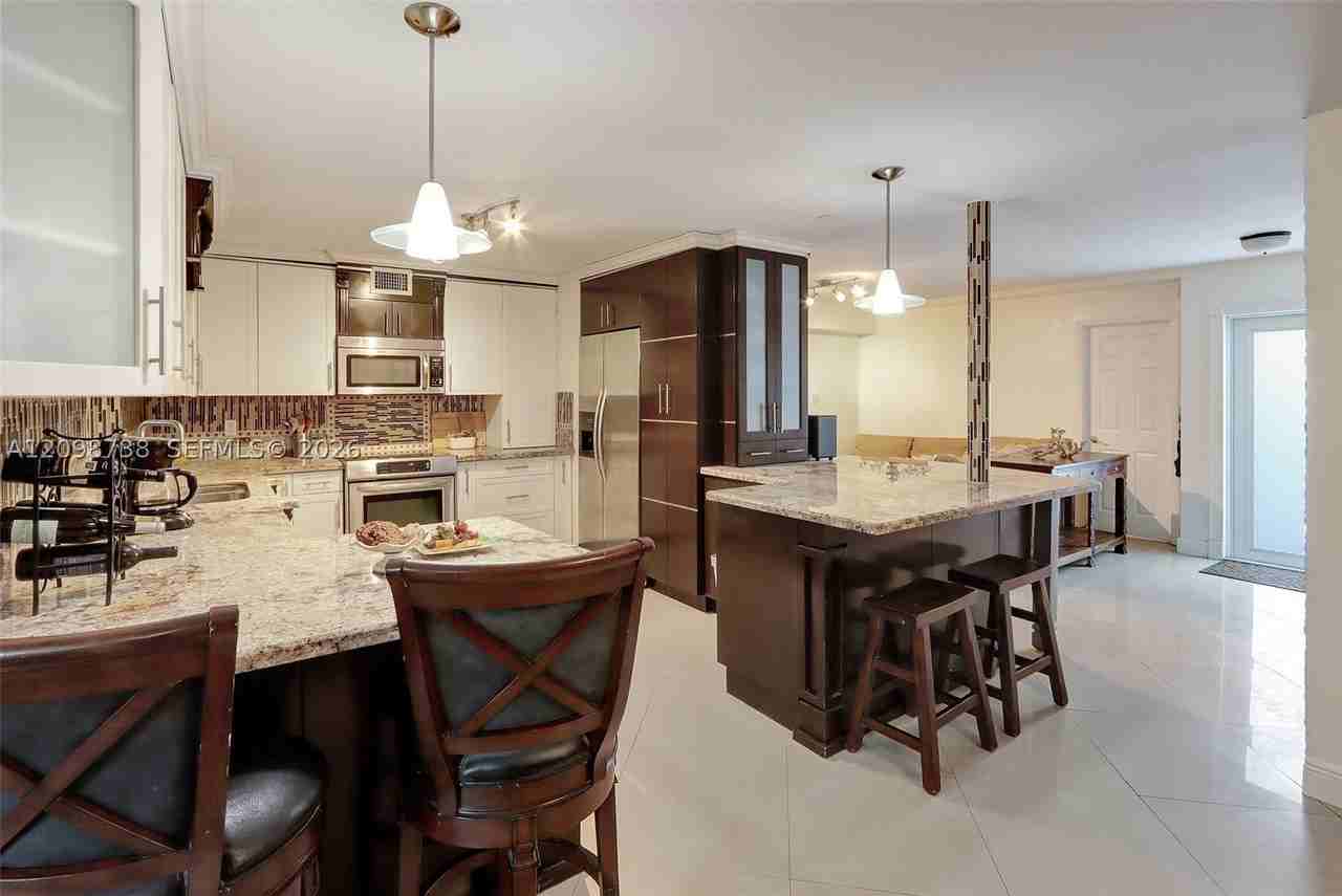 9209 Sw 136th Street Cir - Photo 5 of 20