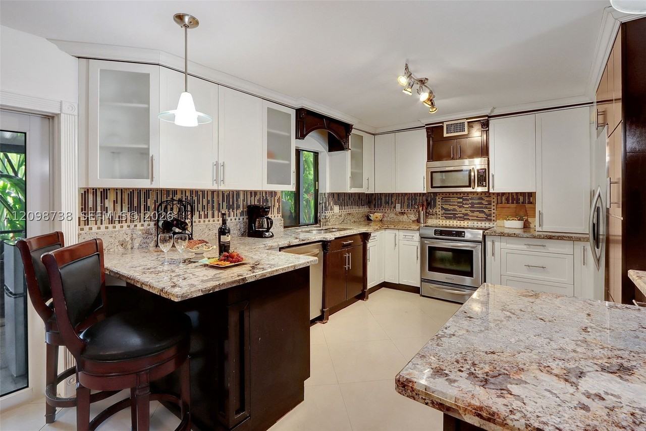 9209 Sw 136th Street Cir - Photo 6 of 20