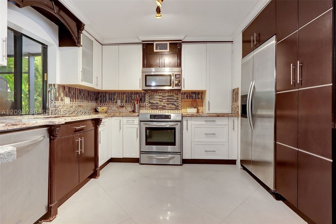 9209 Sw 136th Street Cir - Photo 7 of 20