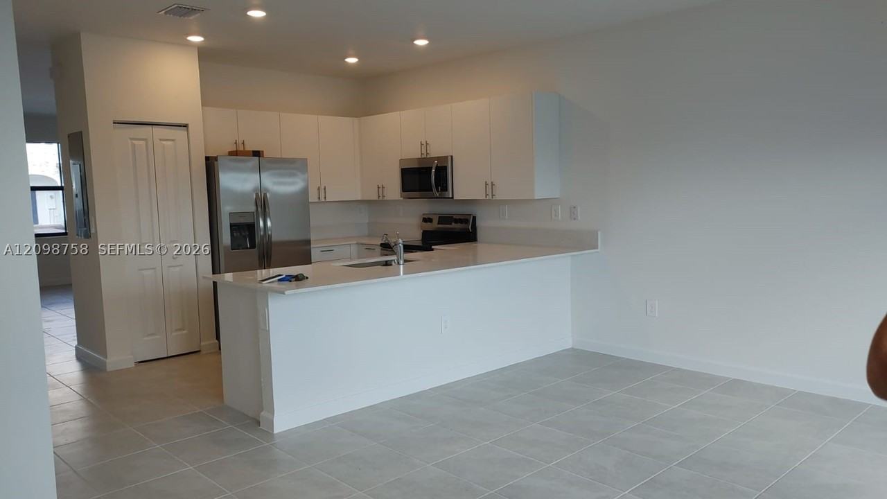 11868 Sw 247th Ter - Photo 5 of 29