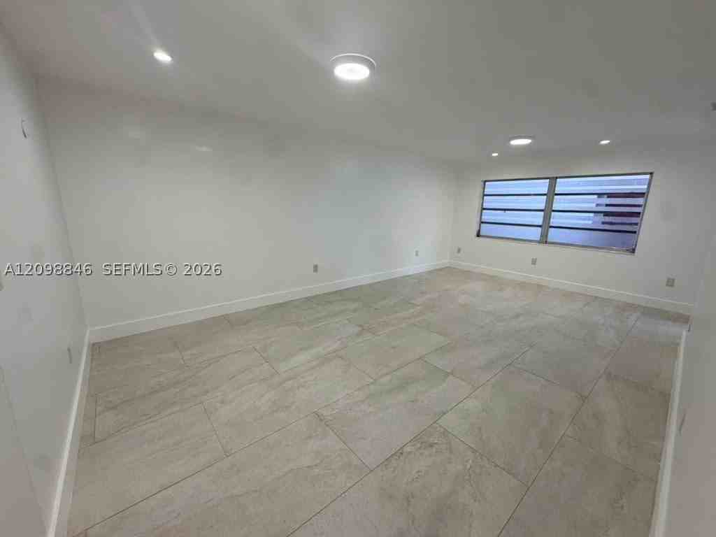 11320 Peachtree Dr #11320 - Photo 5 of 9