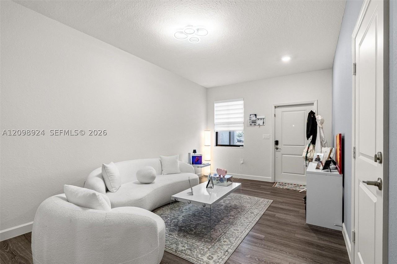 24486 Sw 119th Pl - Photo 4 of 21