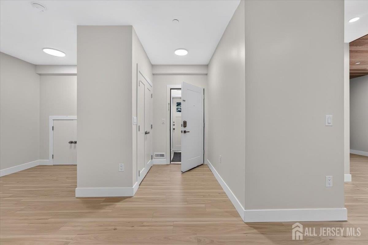 810 N 2nd Ave #1