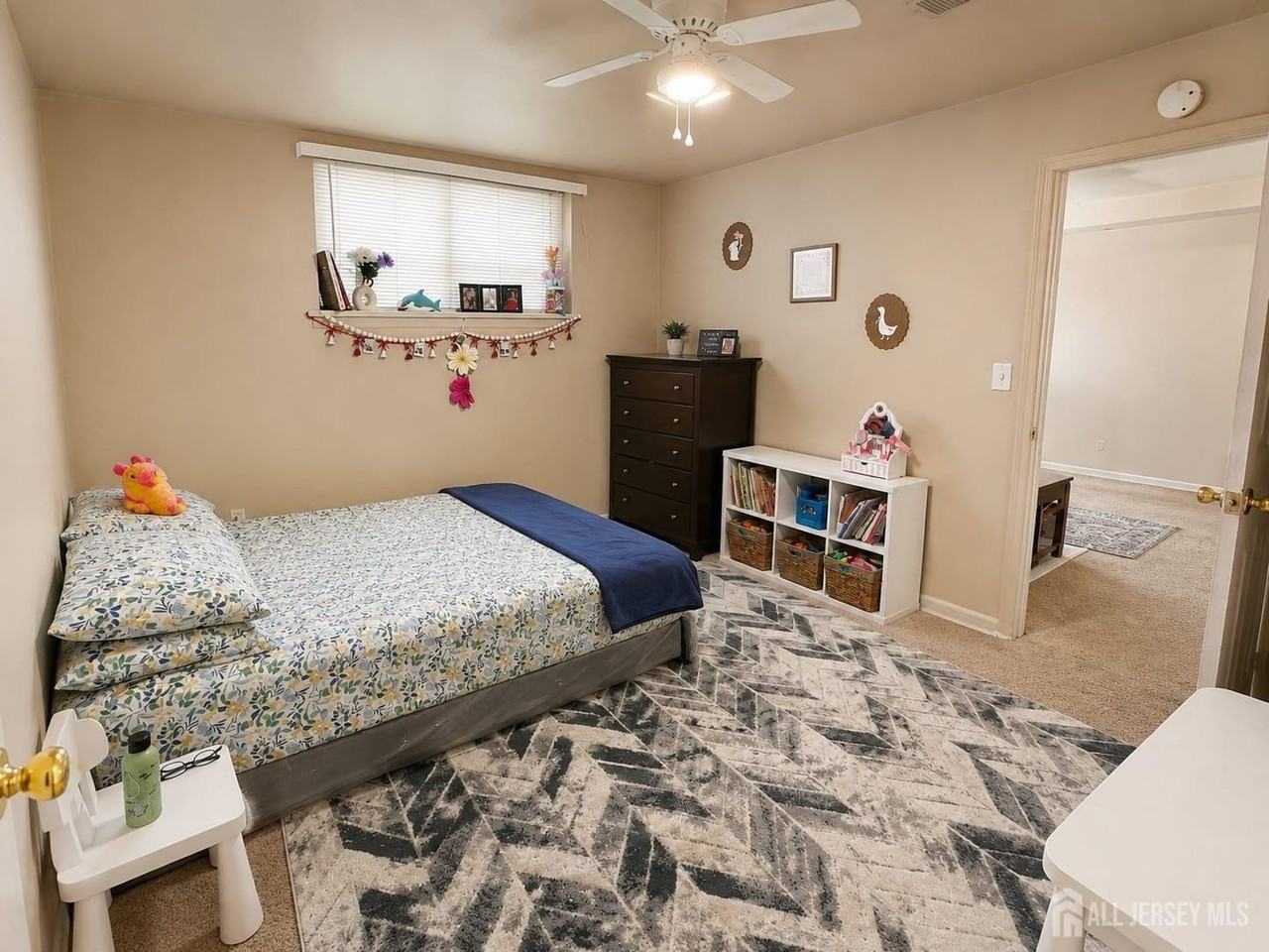 190 College Dr - Photo 6 of 9
