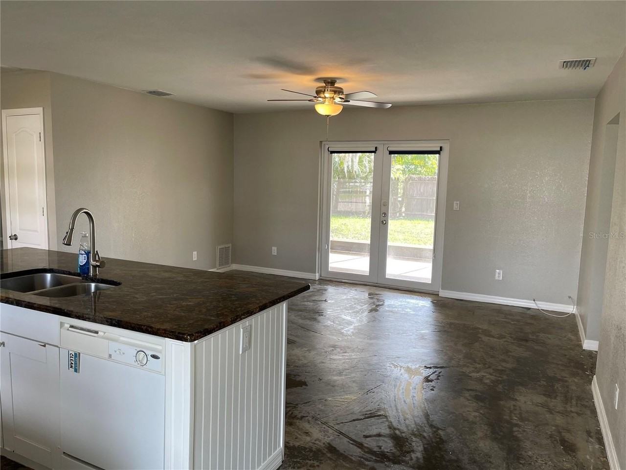 330 Beverly Rd - Photo 2 of 13