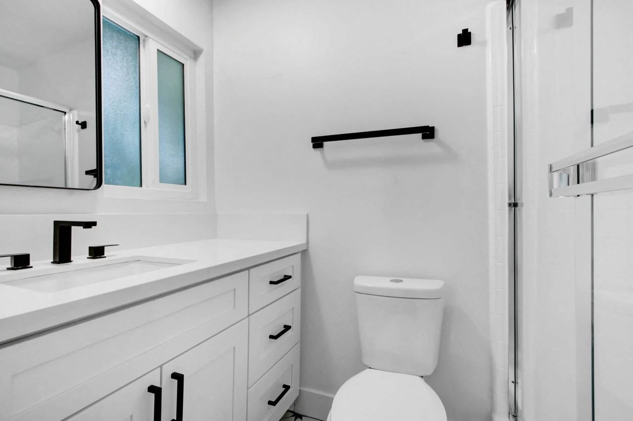 1333 North Martel Avenue #109 - Photo 3 of 9