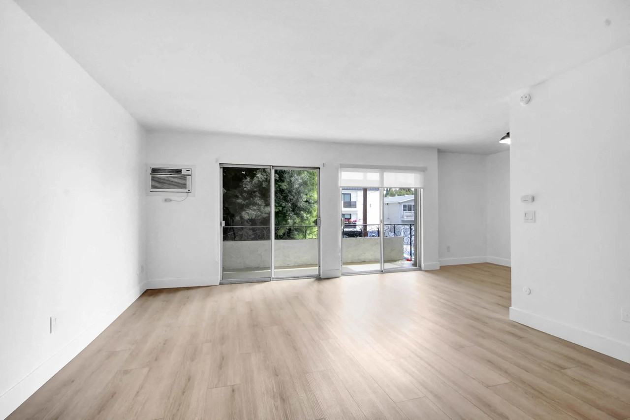 1333 North Martel Avenue #109 - Photo 6 of 9