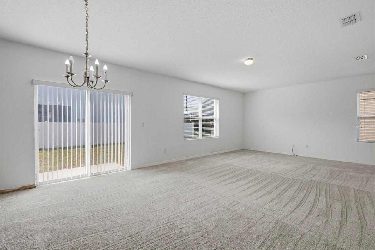 16604 Broadford Ln - Photo 6 of 31