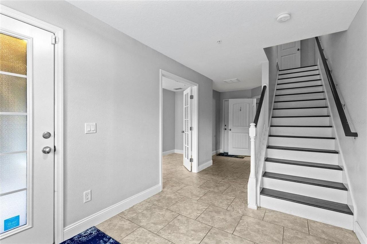 9997 Town Lake Dr - Photo 2 of 30