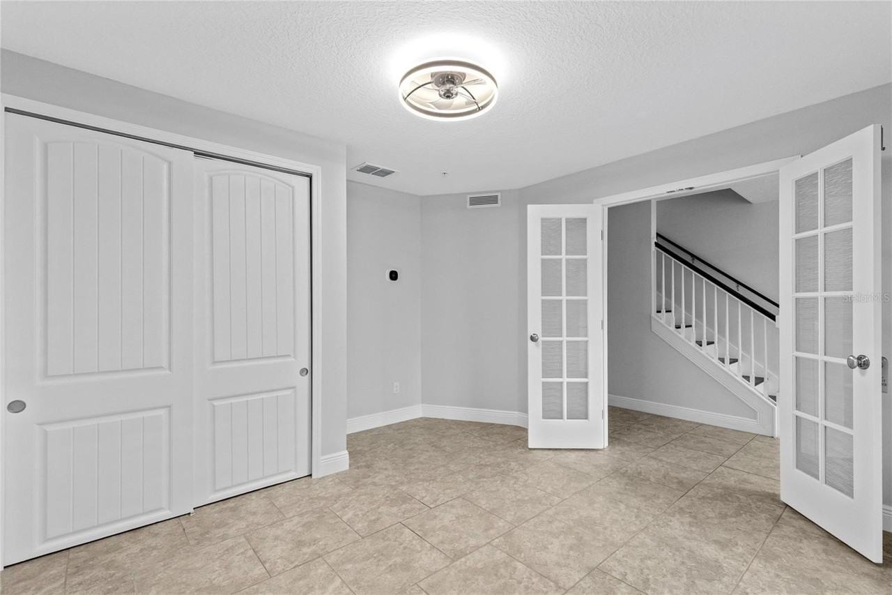 9997 Town Lake Dr - Photo 3 of 30