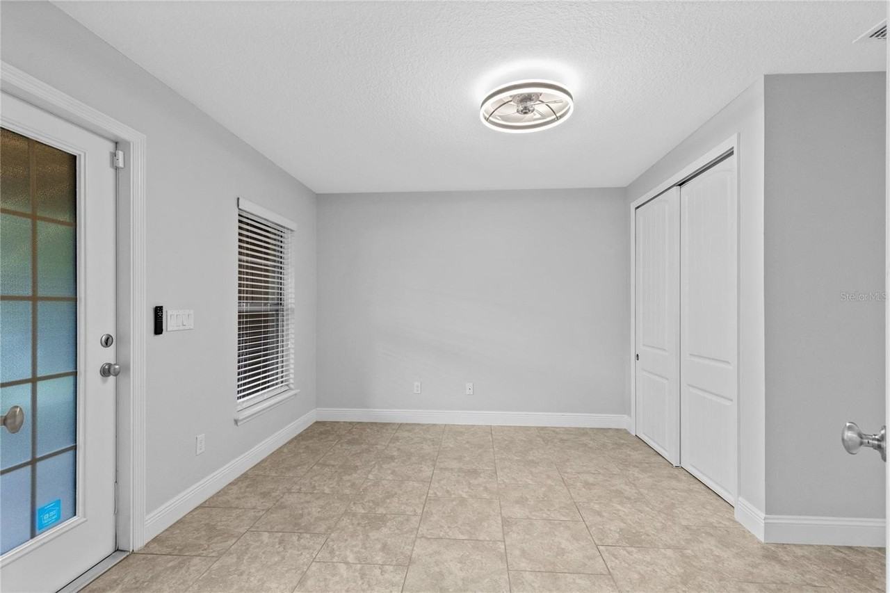 9997 Town Lake Dr - Photo 4 of 30