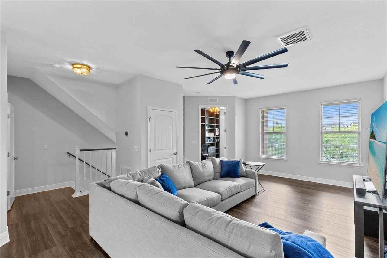 9997 Town Lake Dr - Photo 6 of 30