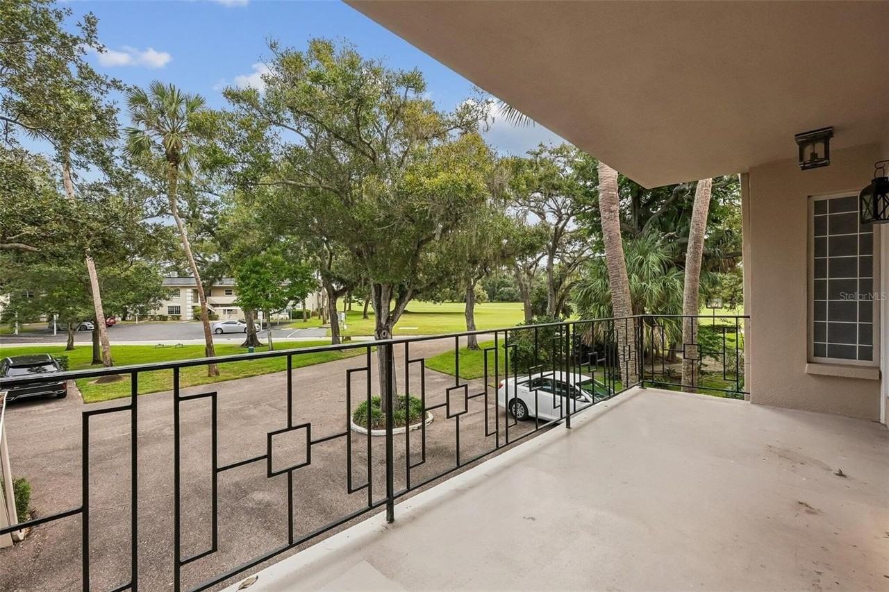 3 Country Club Dr #3 - Photo 4 of 32