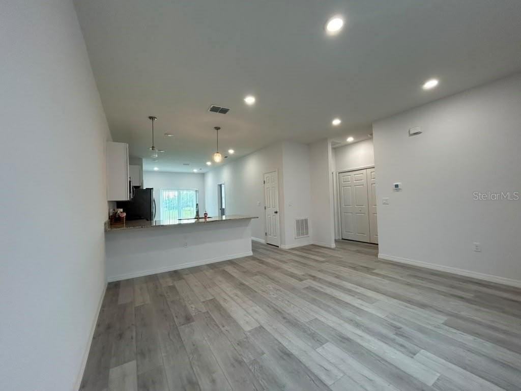 731 Desmoines Dr - Photo 5 of 18