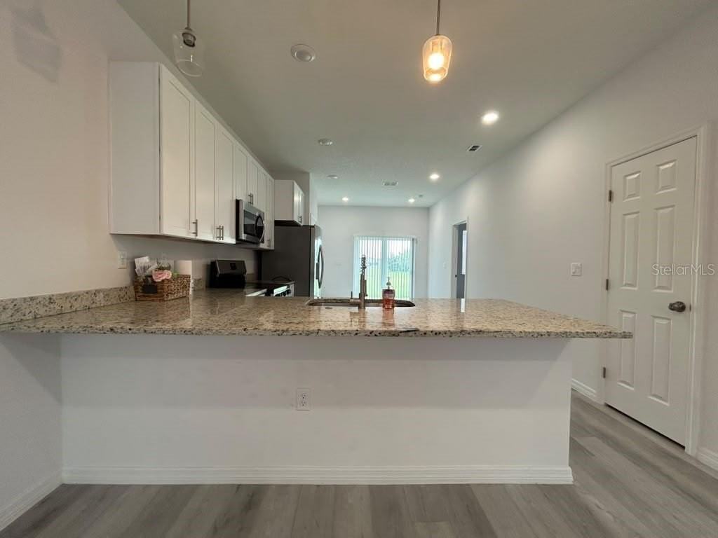 731 Desmoines Dr - Photo 6 of 18