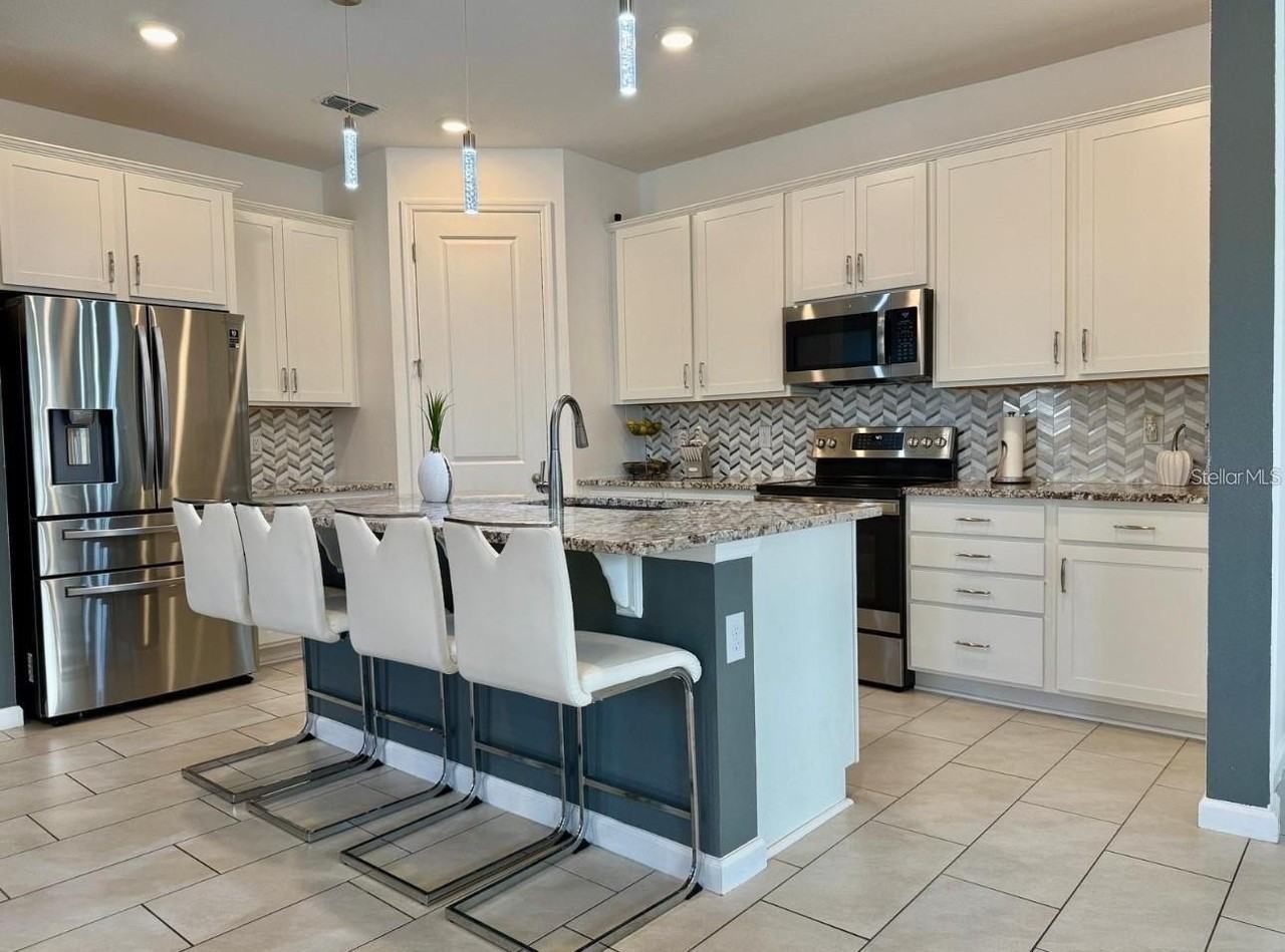 1181 Mattie Pointe Blvd - Photo 3 of 12