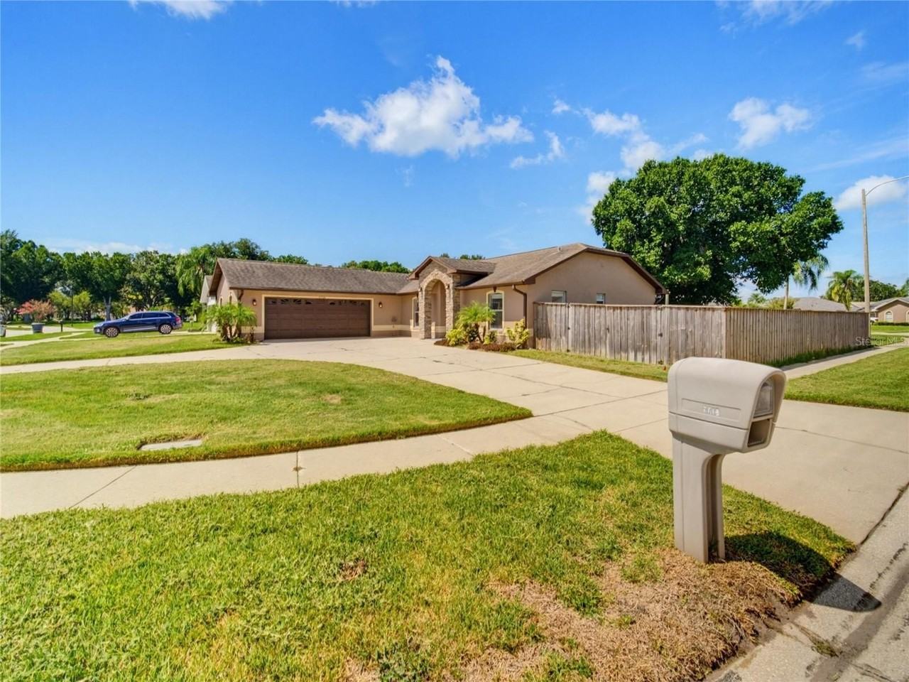 5719 Sweetheart Ct - Photo 5 of 49
