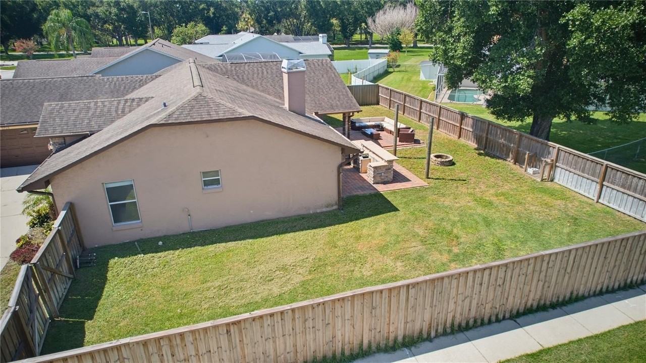 5719 Sweetheart Ct - Photo 7 of 49