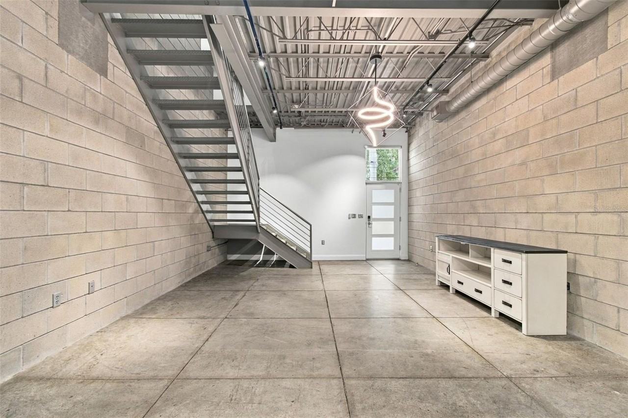 2509 W Azeele St - Photo 7 of 42