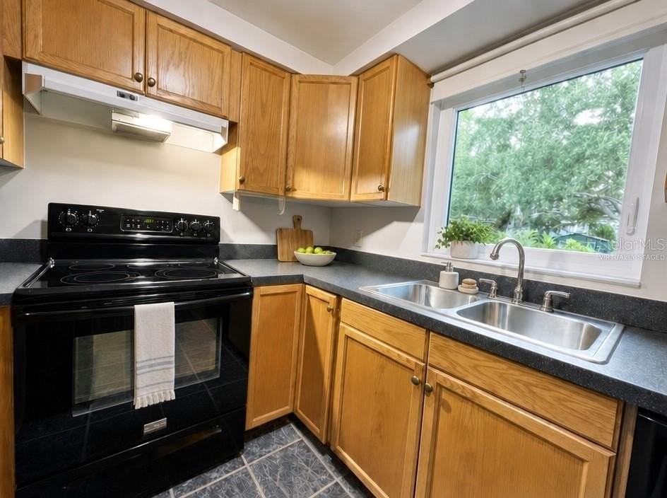 2840 W Shelton Ave - Photo 4 of 31