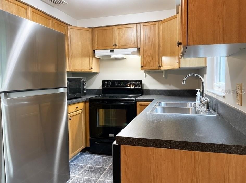 2840 W Shelton Ave - Photo 5 of 31