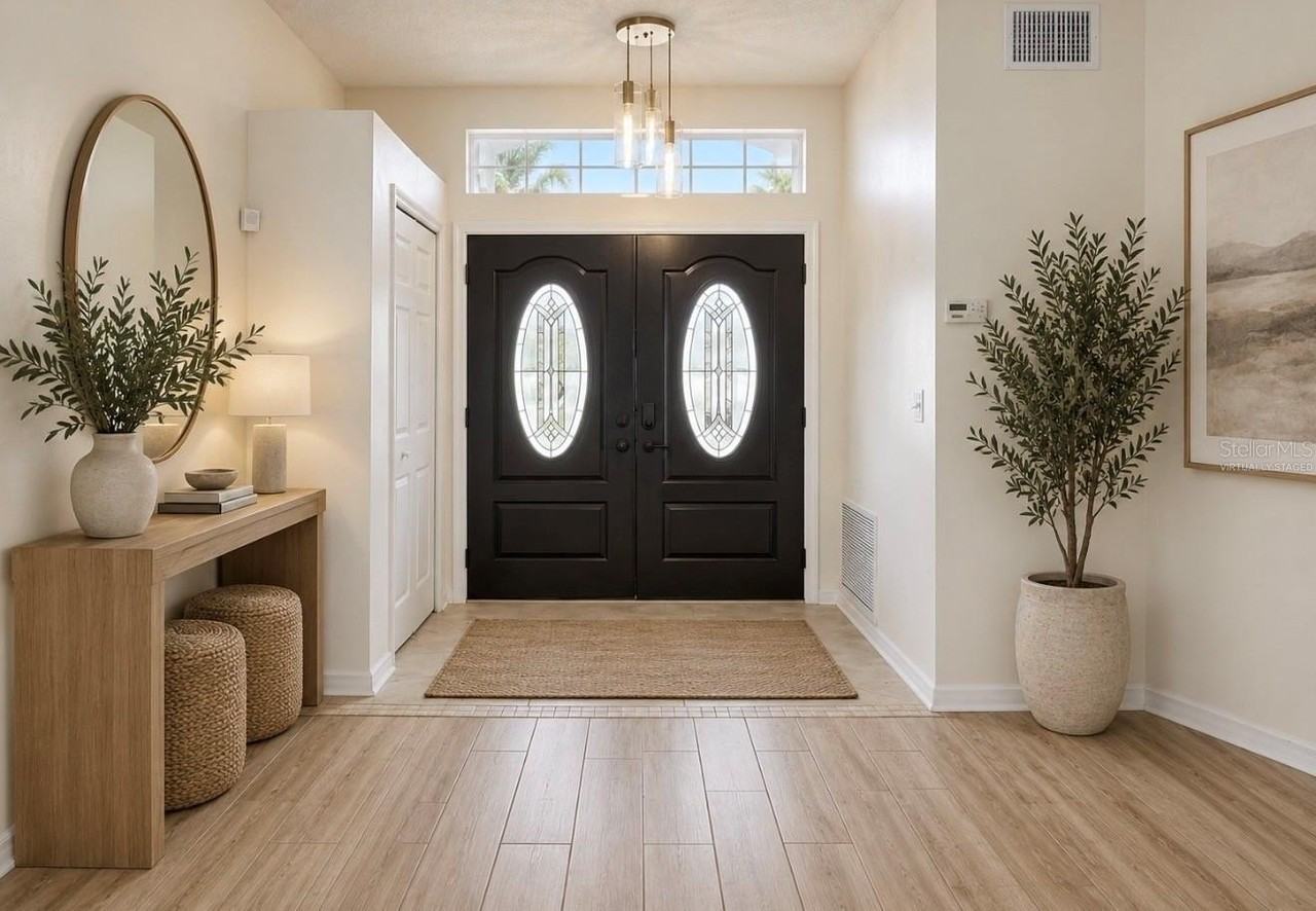 12719 Longcrest Dr - Photo 4 of 50