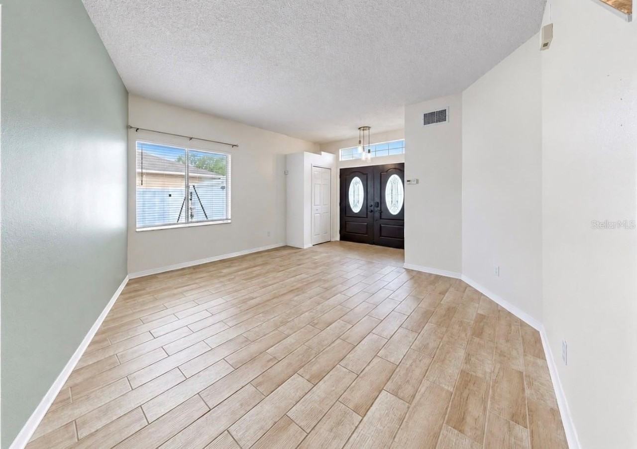 12719 Longcrest Dr - Photo 6 of 50