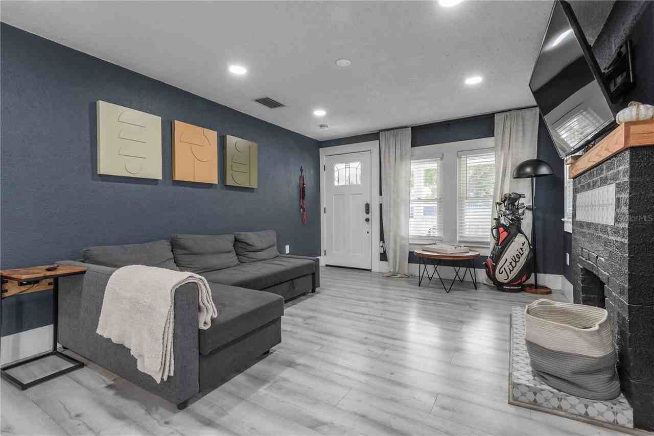 806 E Hamilton Ave - Photo 5 of 25