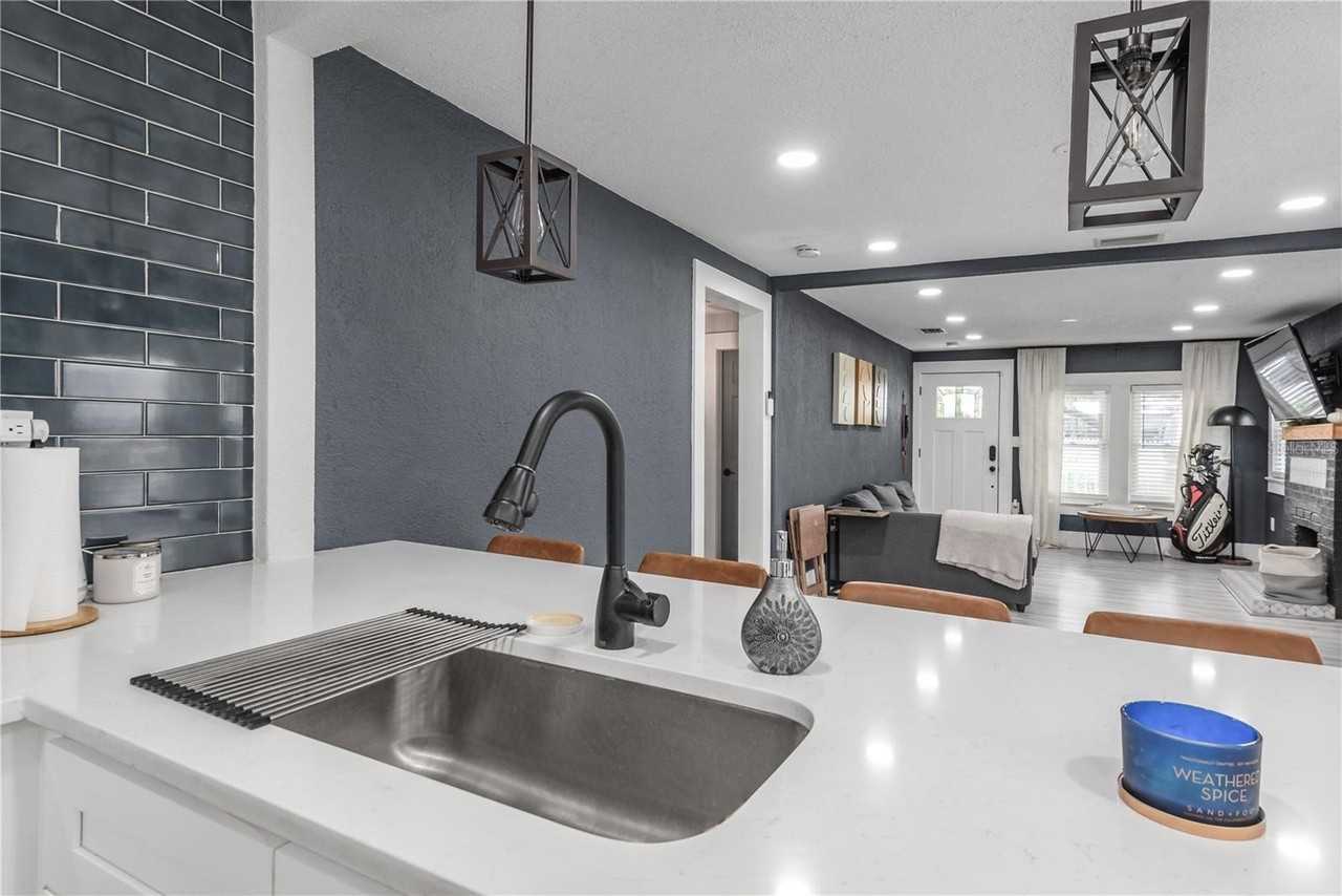 806 E Hamilton Ave - Photo 7 of 25