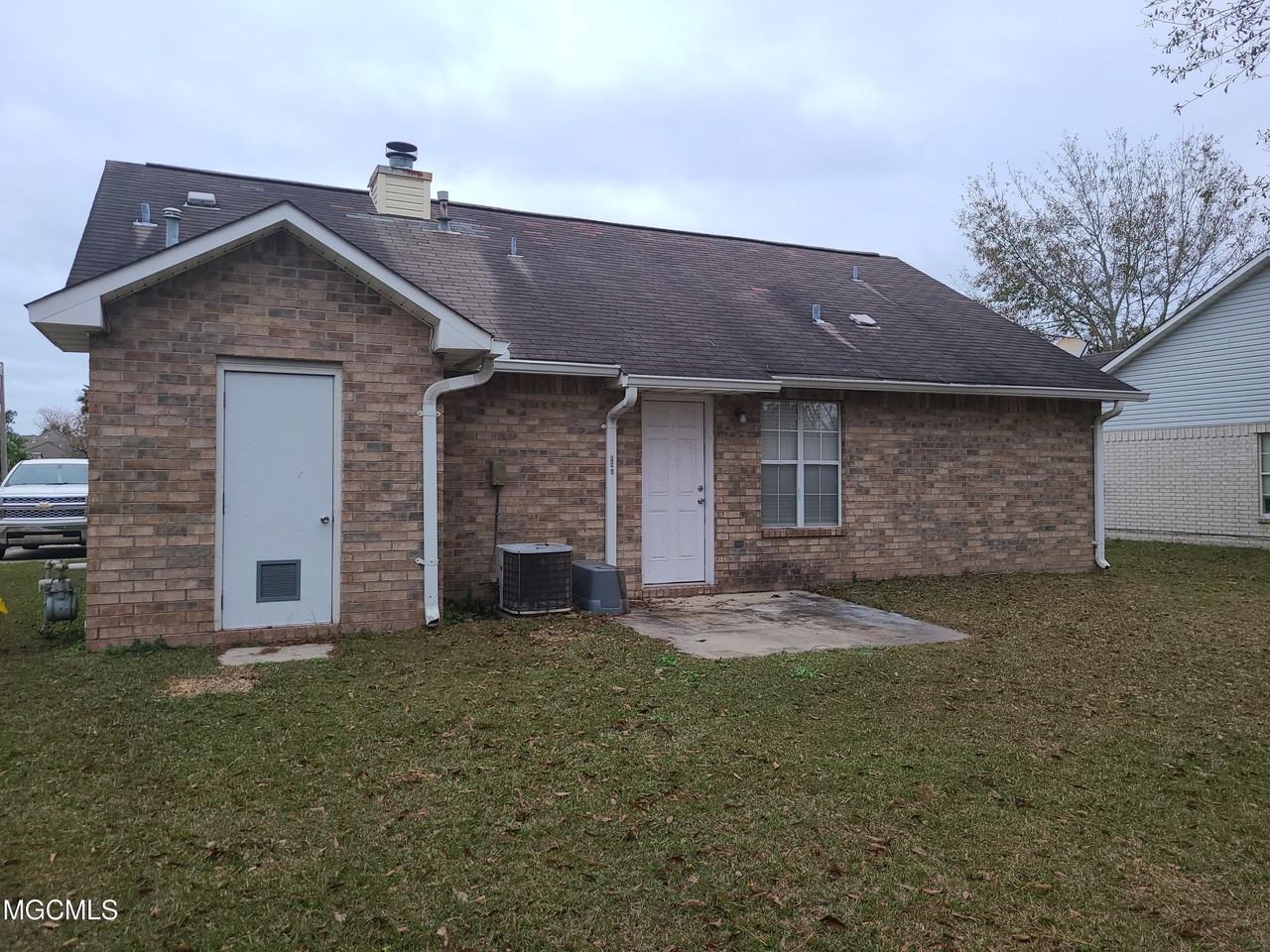 14169 Spruce Ct - Photo 6 of 19