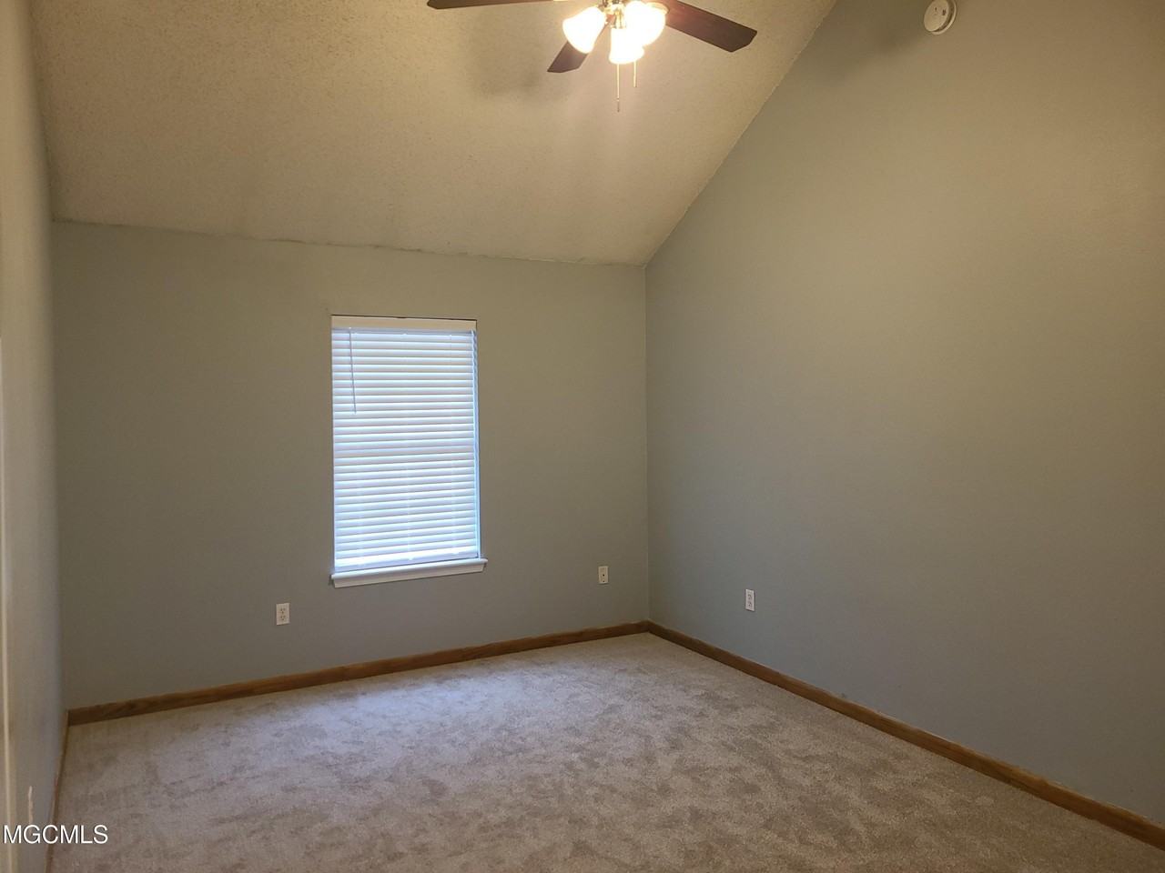 14169 Spruce Ct - Photo 7 of 19