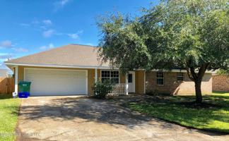 featured image of 10696 Plummer Cir