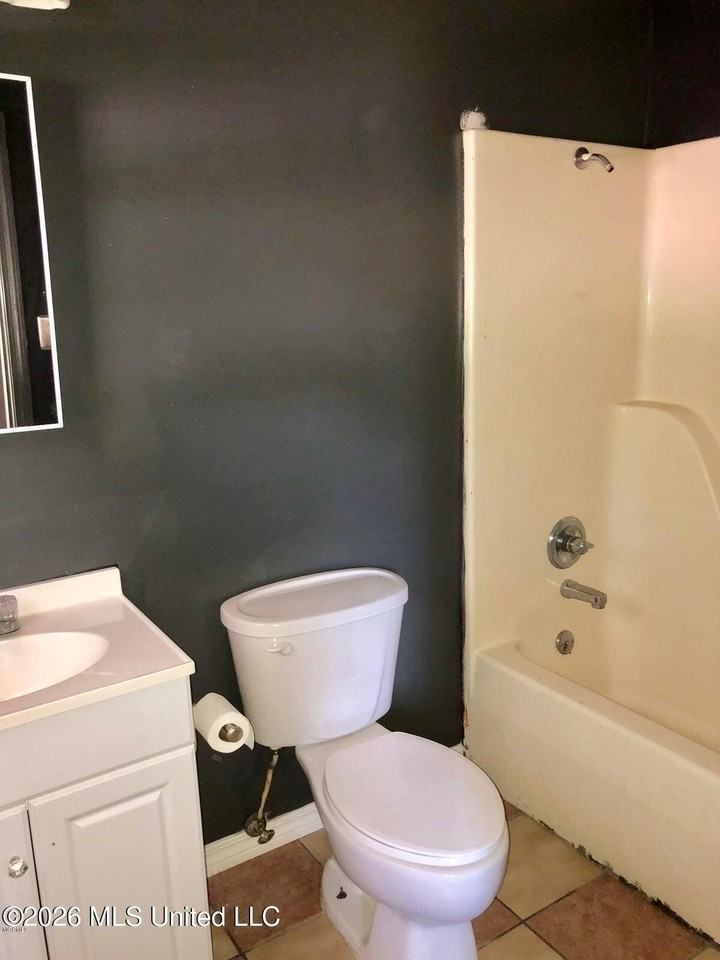 10696 Plummer Cir - Photo 3 of 13