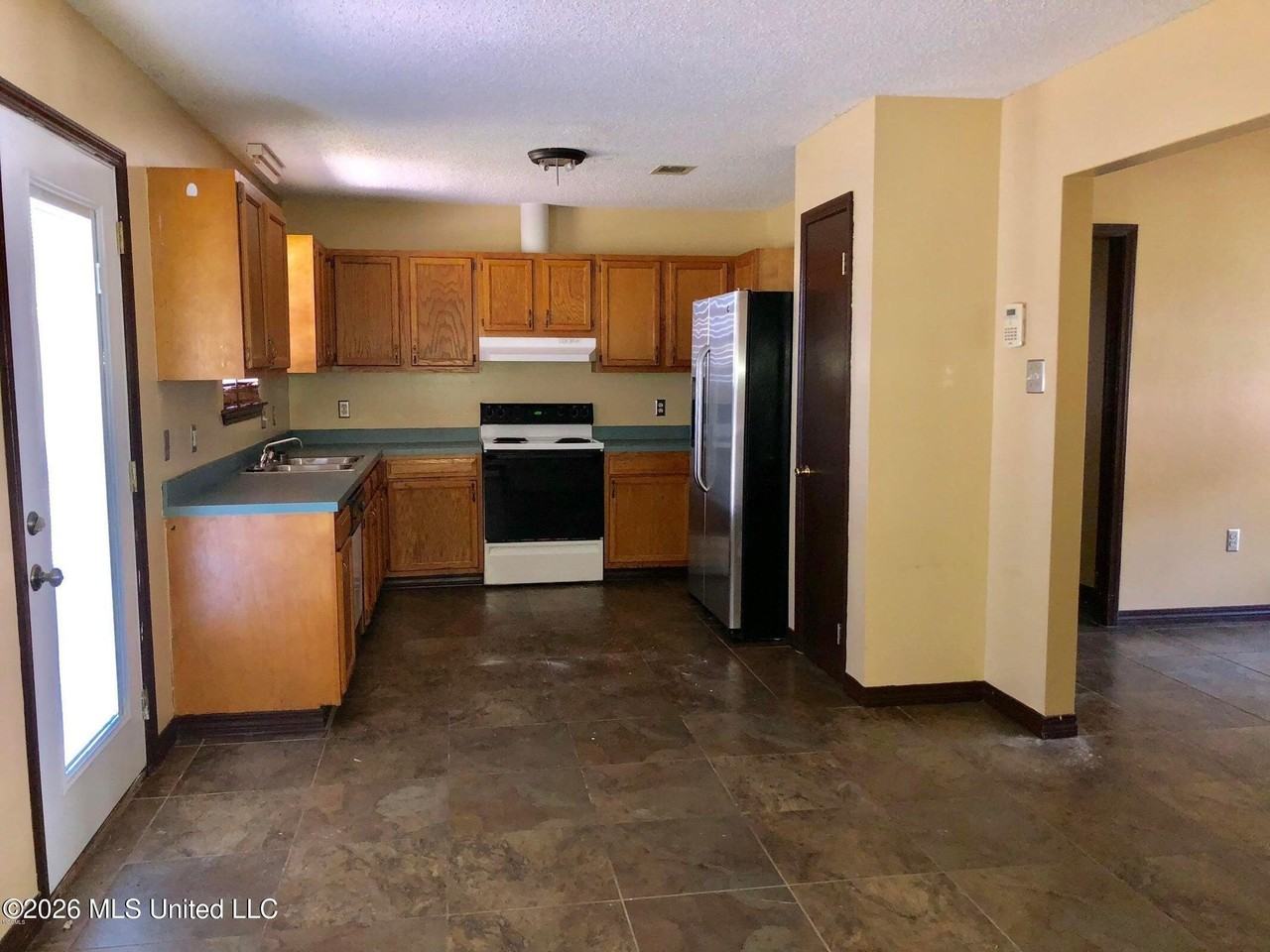 10696 Plummer Cir - Photo 6 of 13