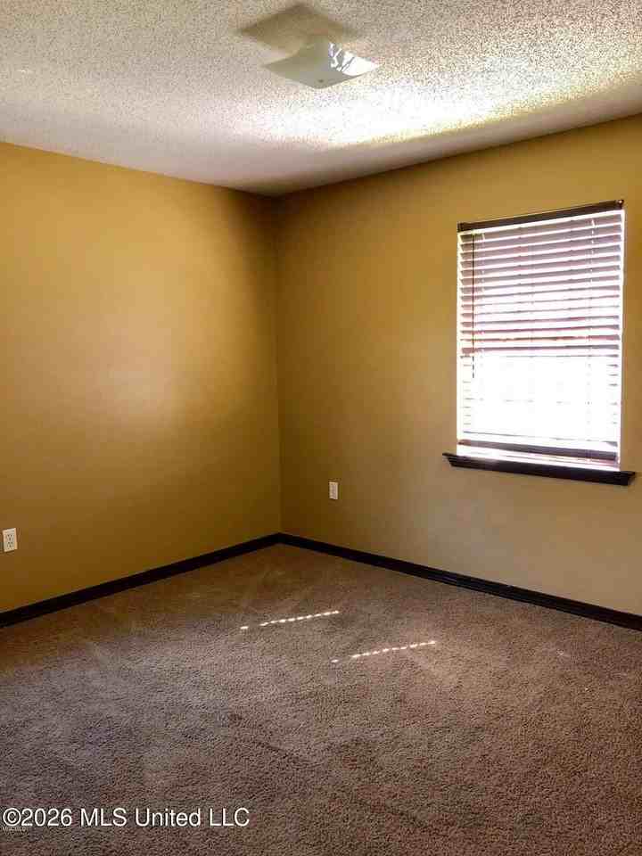 10696 Plummer Cir - Photo 7 of 13