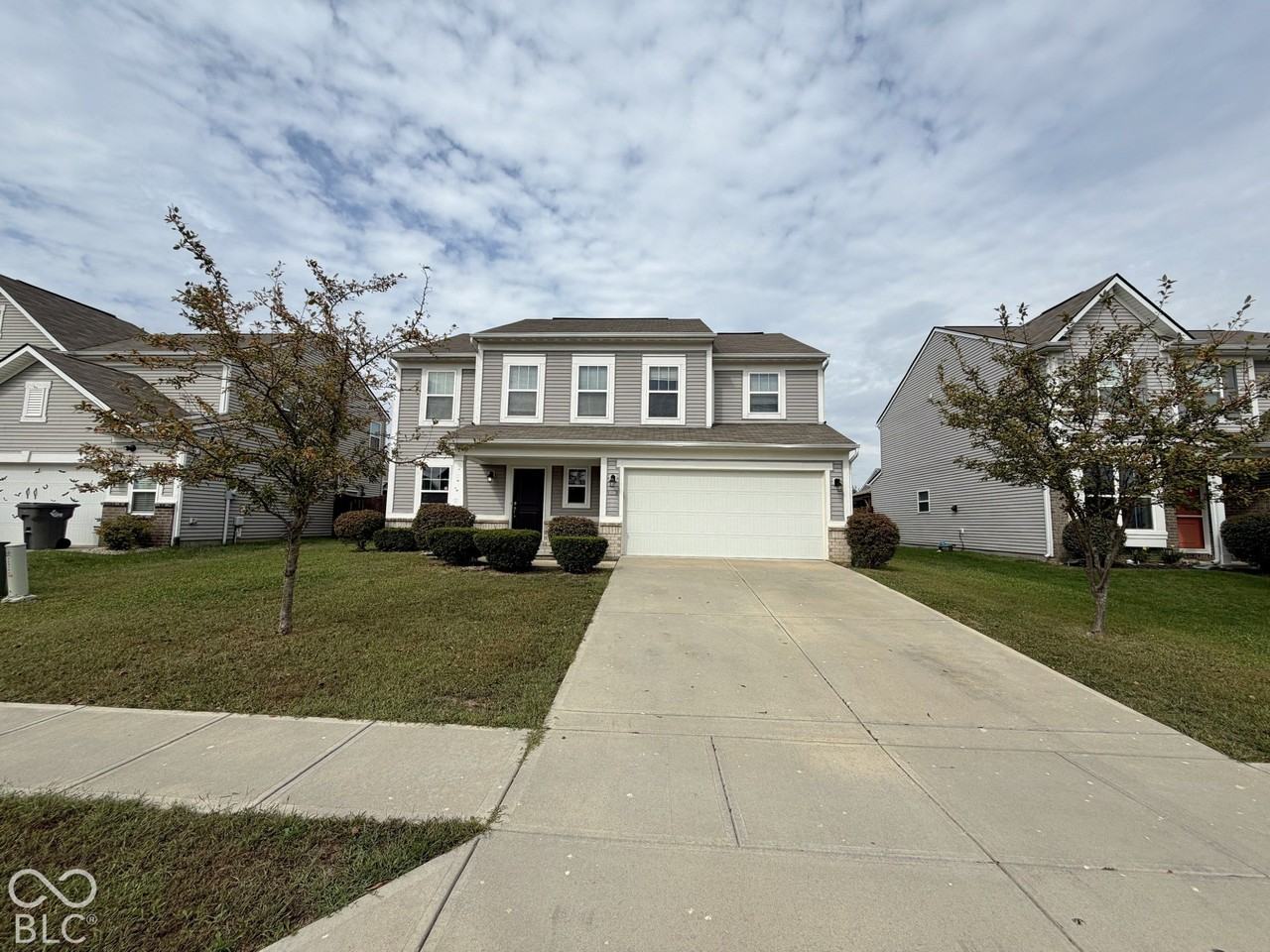 10316 Hunters Crossing Blvd - Photo 2 of 35