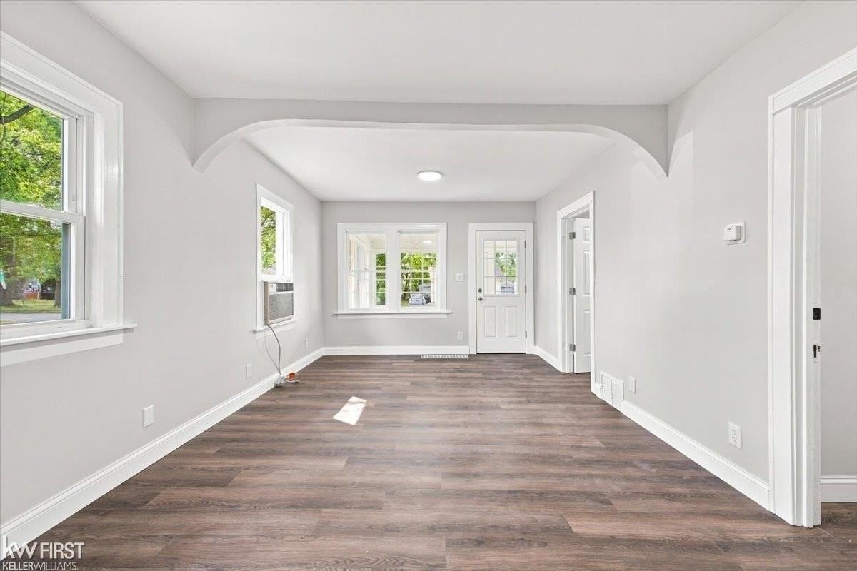 40 W Colgate Ave - Photo 3 of 27