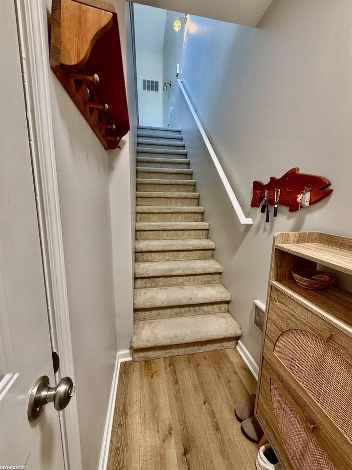 4902 Paladin Dr - Photo 3 of 36