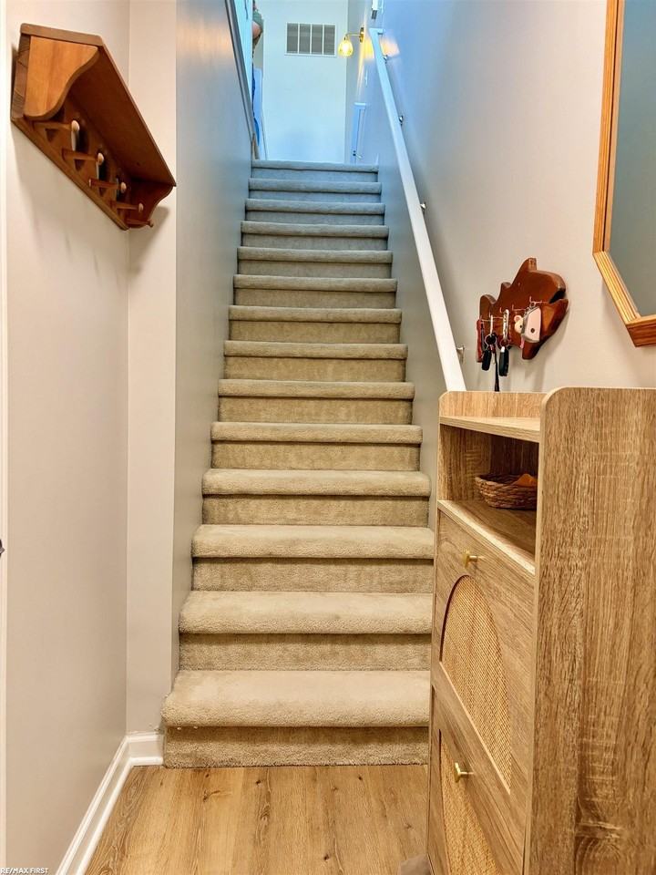 4902 Paladin Dr - Photo 4 of 36
